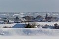 Village de Bretagne sous la neige. Quintin, Côtes d'Armor. Décembre 2010. France Bretagne 
 Côtes d'Armor 
 France 
 environnement 
 hiver 
 météo 
 neige 