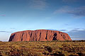 Site sacré Aborigène.
Uluru - Kata Tjuta National Park. Australie désert aride rocher rouge terre centre aborigène culture sacré parc national 