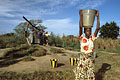  Afrique corvée eau femme travail quotidien Sahel Niger désertification ressource exclavage condition droits hommes pénible accès potable puit filles fillettes jeunes enfants éducation 