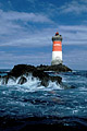 Le genre de vision qu'il vaut mieux éviter lorsqu'on navigue... phare Pierres Noires Iroise Bretagne mer danger navigation 