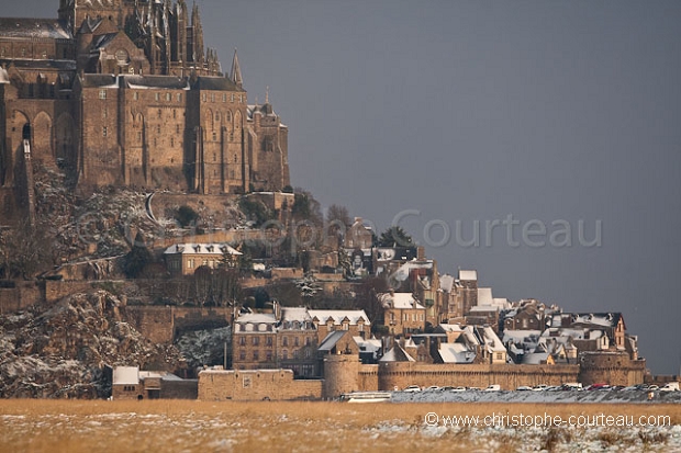 Le Mont St Michel sous la neige.