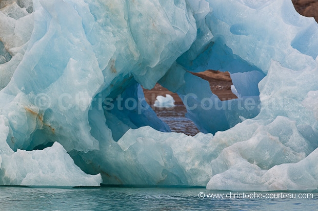 Iceberg in King's Bay
