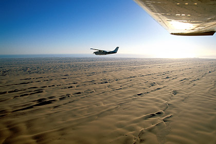 Survol du désert du Namib.