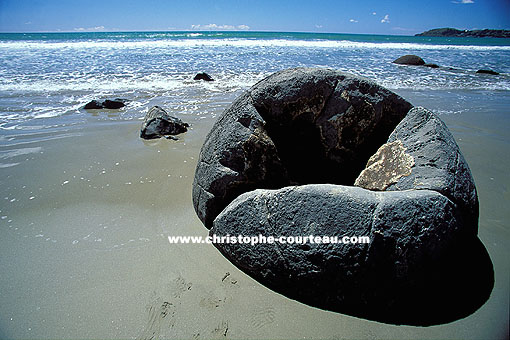 Moeraki Boulders / le du sud / Cte Pacifique