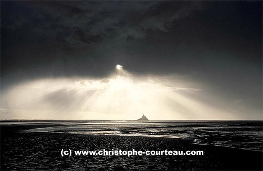 Ciel d'orage sur la baie du Mont Saint Michel